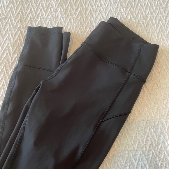 Lululemon In Movement Leggings 28’’ size 8 - Picture 4 of 9